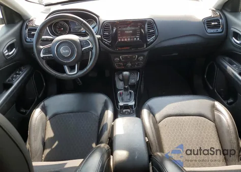 2018 Jeep Compass Latitude из США, поврежденный, VIN 3C4NJDBB3JT326243